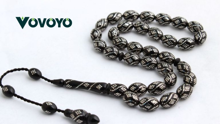 Kadın Kolyeleri: Estetik ve Anlam Dolu Takılar