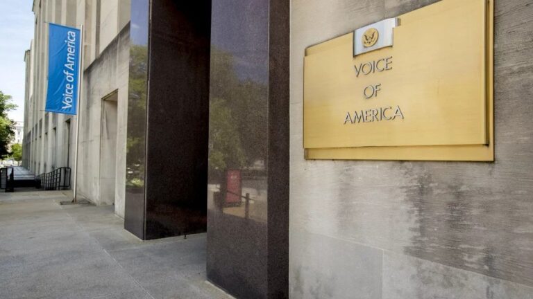 Amerika Birleşik Devletleri’nde kaos medyaya atladı: gazeteciler kapıda kaldı, yayınlar durduruldu